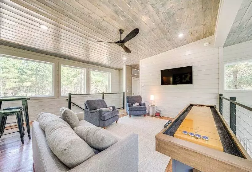 Deluxe Riverfront Cabin In Broken Bow W/ Hot Tub!