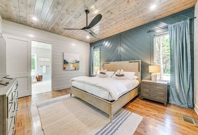 Deluxe Riverfront Cabin In Broken Bow W/ Hot Tub!