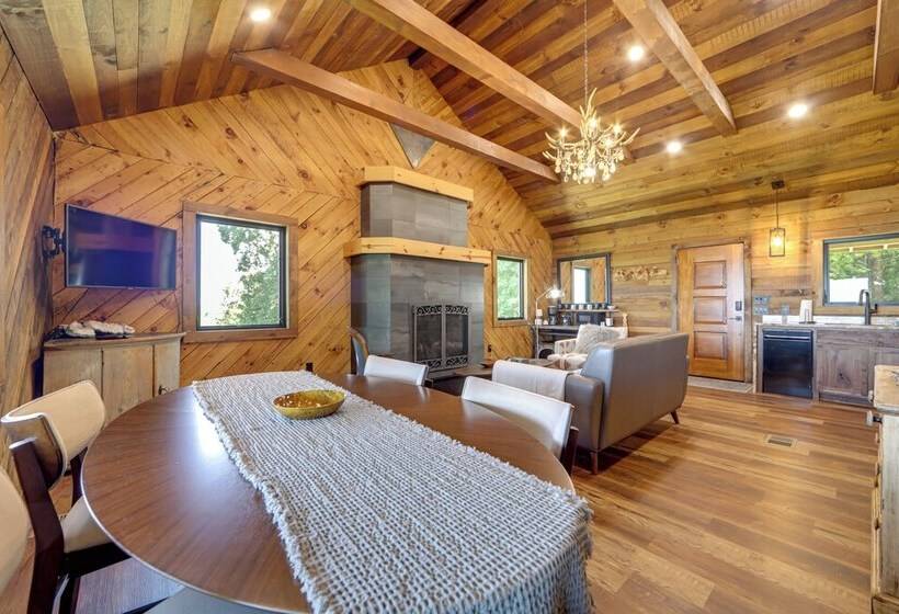 Dreamy Penrose Cabin W/ Panoramic Mountain Views