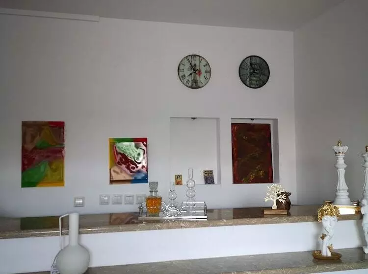 Helios In Olympus House Vacation Studios