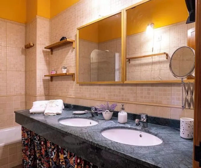 La Casona De Las Meninas