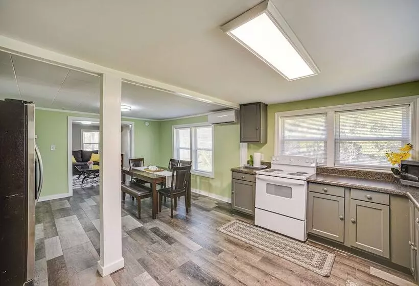 Lake Guntersville Home: 1 Mi To Boat Ramp!