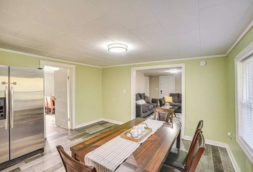 Lake Guntersville Home: 1 Mi To Boat Ramp!