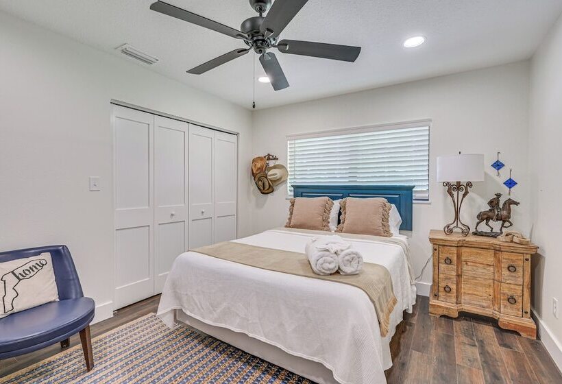 Lutz Home W/ Game Room: 7 Mi To Adventure Island!