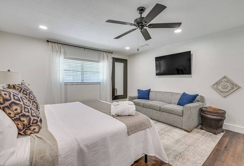 Lutz Home W/ Game Room: 7 Mi To Adventure Island!