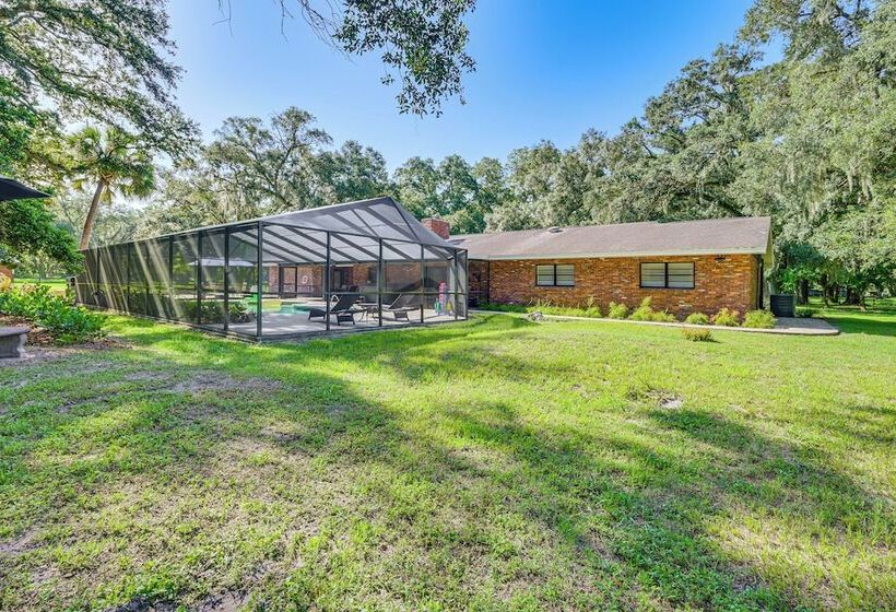 Lutz Home W/ Game Room: 7 Mi To Adventure Island!