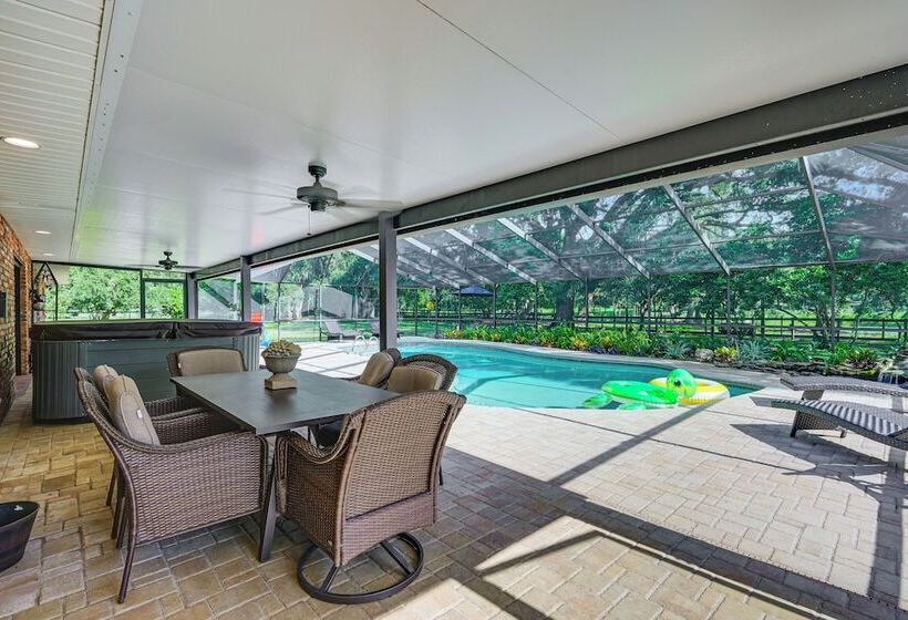 Lutz Home W/ Game Room: 7 Mi To Adventure Island!