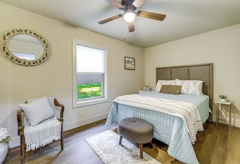 Maggie Valley Home: Porch & Yard