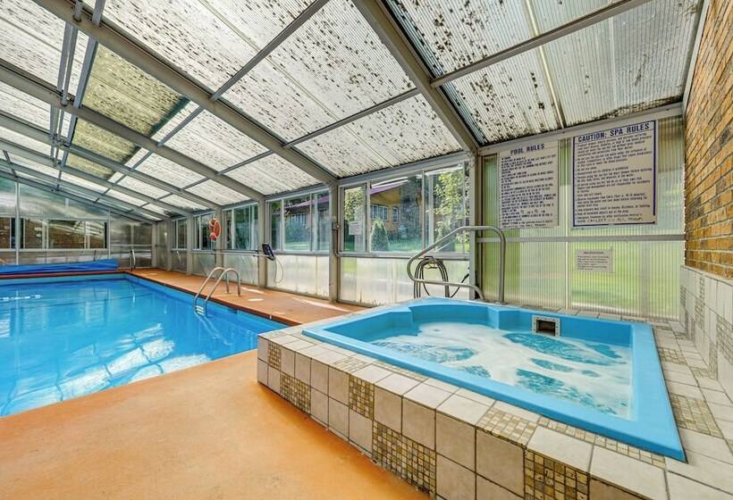 Maggie Valley Home: Porch & Yard