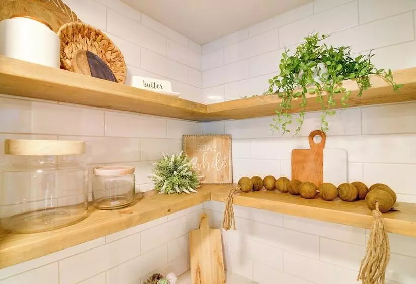 Modern Burkesville Home: 2 Mi To Dale Hollow Lake!