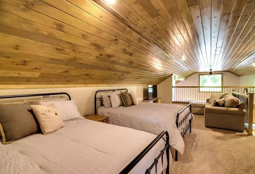 Modern Burkesville Home: 2 Mi To Dale Hollow Lake!