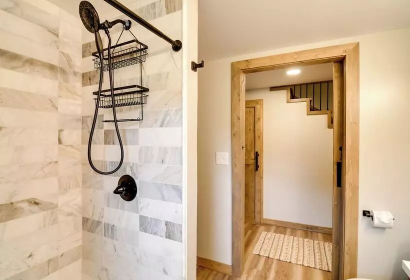 Modern Burkesville Home: 2 Mi To Dale Hollow Lake!