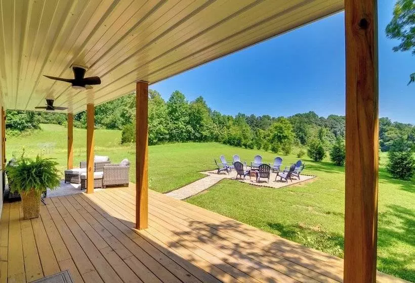 Modern Burkesville Home: 2 Mi To Dale Hollow Lake!