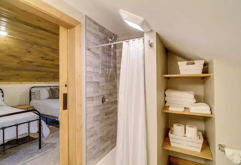 Modern Burkesville Home: 2 Mi To Dale Hollow Lake!