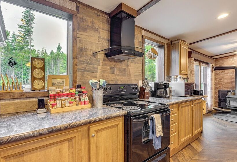 4 Mi To Lake Francis: Peaceful Pittsburg Home