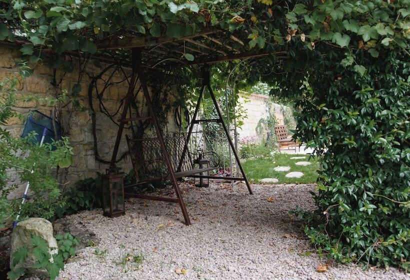 Pension Nouveau Au Coeur De L Isle Adam   Le Clos De L Isle