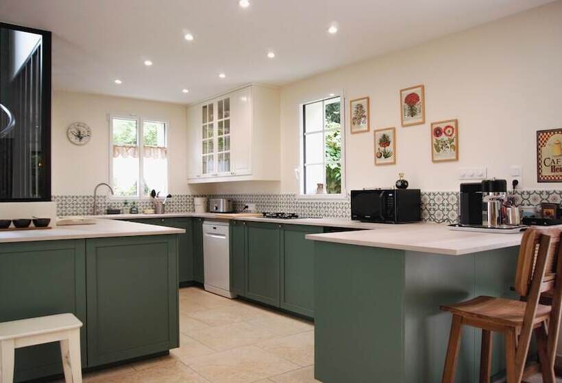 Pension Nouveau Au Coeur De L Isle Adam   Le Clos De L Isle