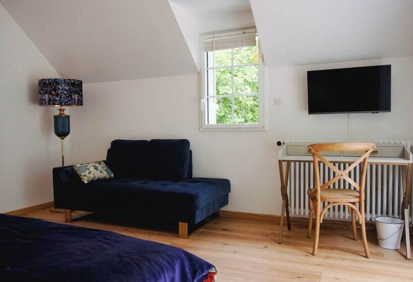 Pension Nouveau Au Coeur De L Isle Adam   Le Clos De L Isle