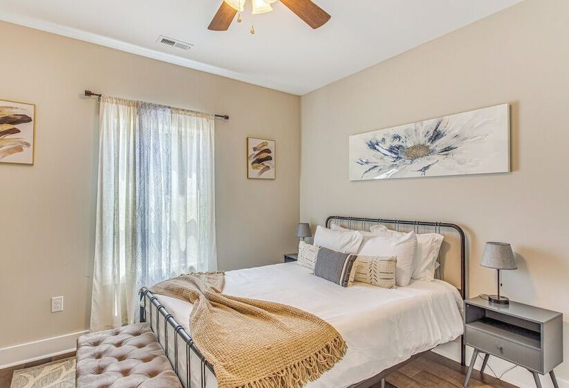 Pet Friendly Home W/ Patio In Loris!