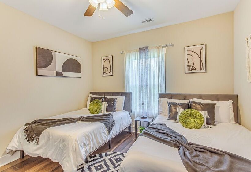 Pet Friendly Home W/ Patio In Loris!