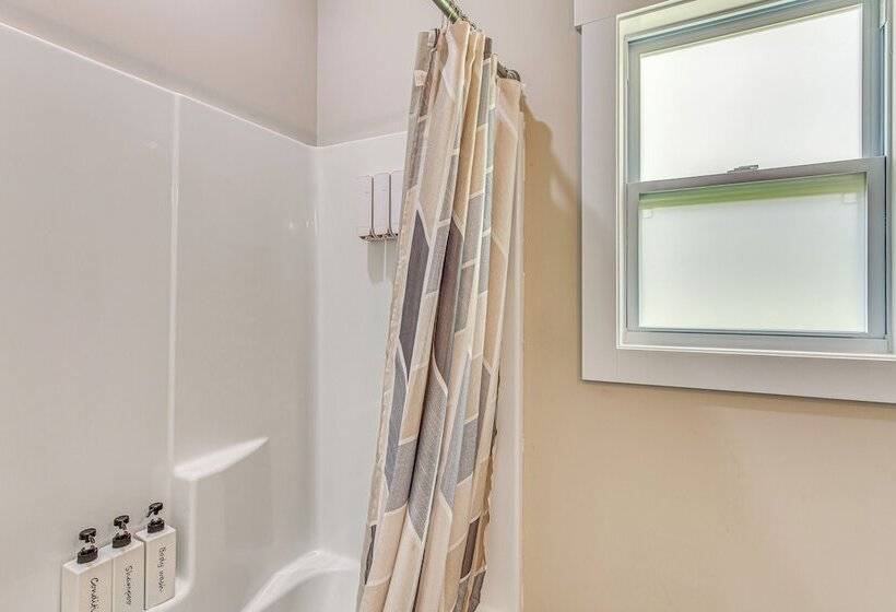 Pet Friendly Home W/ Patio In Loris!