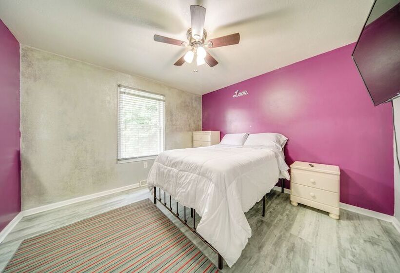 Quaint Erie Home W/ Smart Tvs & Yard: 3 Mi To Lake