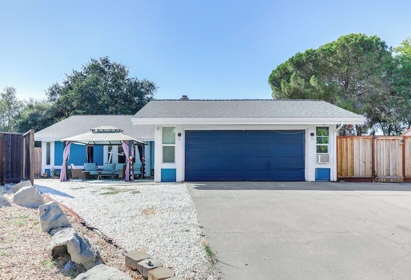 Sacramento Home W/ Pool Near Dtwn: Pets Welcome!