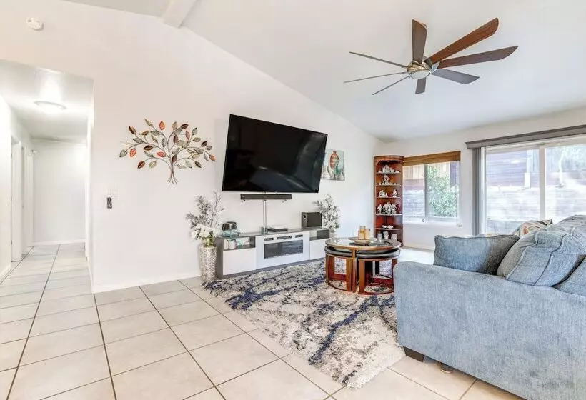 Sacramento Home W/ Pool Near Dtwn: Pets Welcome!