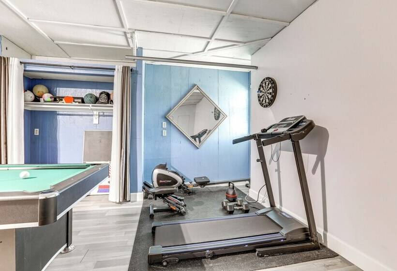 Sacramento Home W/ Pool Near Dtwn: Pets Welcome!