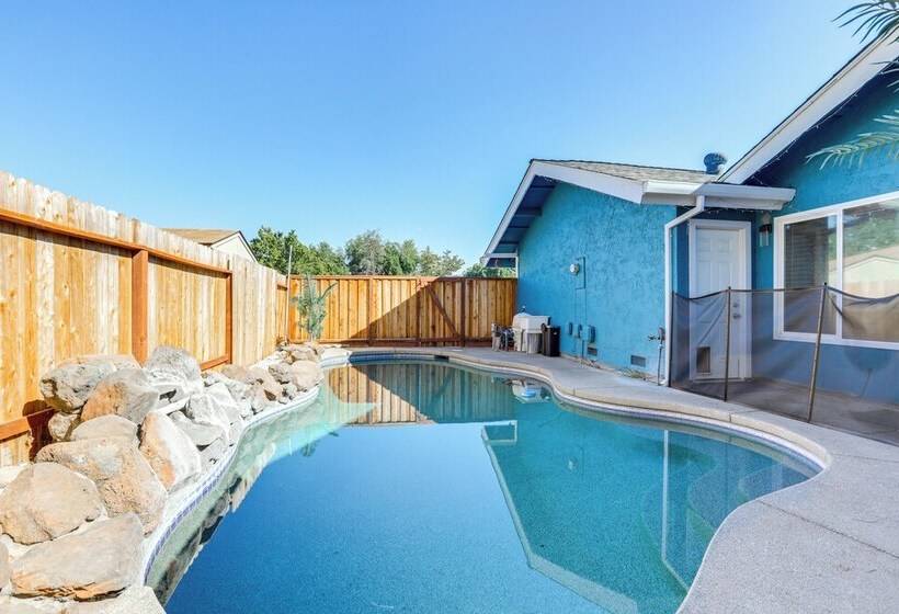 Sacramento Home W/ Pool Near Dtwn: Pets Welcome!