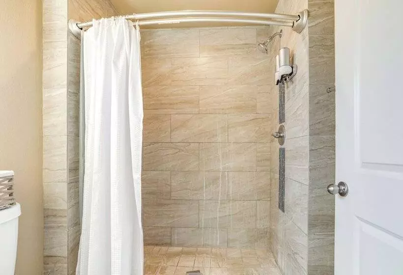 Sacramento Home W/ Pool Near Dtwn: Pets Welcome!
