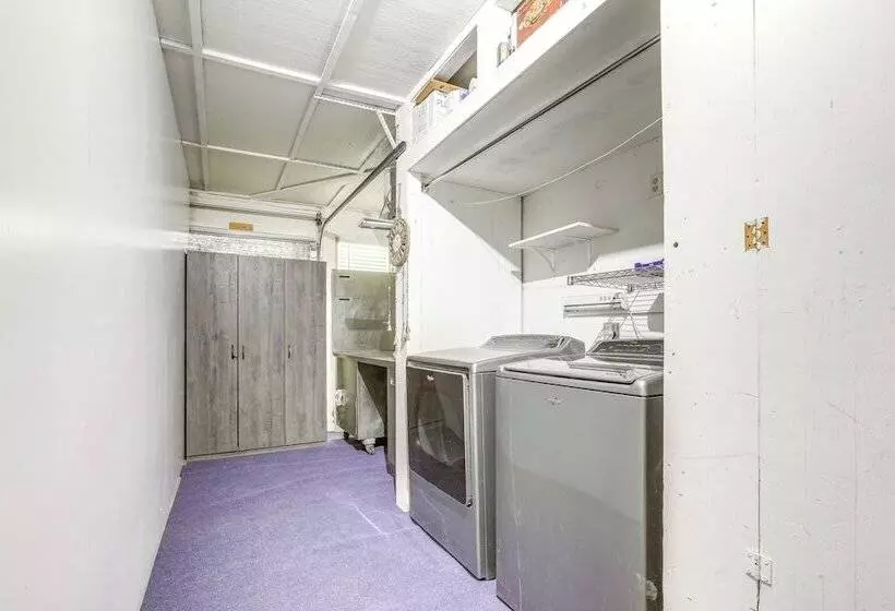 Sacramento Home W/ Pool Near Dtwn: Pets Welcome!