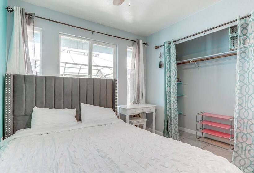 Sacramento Home W/ Pool Near Dtwn: Pets Welcome!