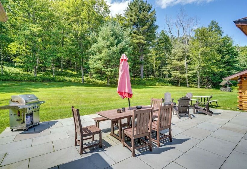 Private Hot Tub: Spacious Austerlitz Ski Cabin!