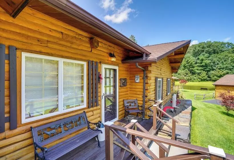 Private Hot Tub: Spacious Austerlitz Ski Cabin!