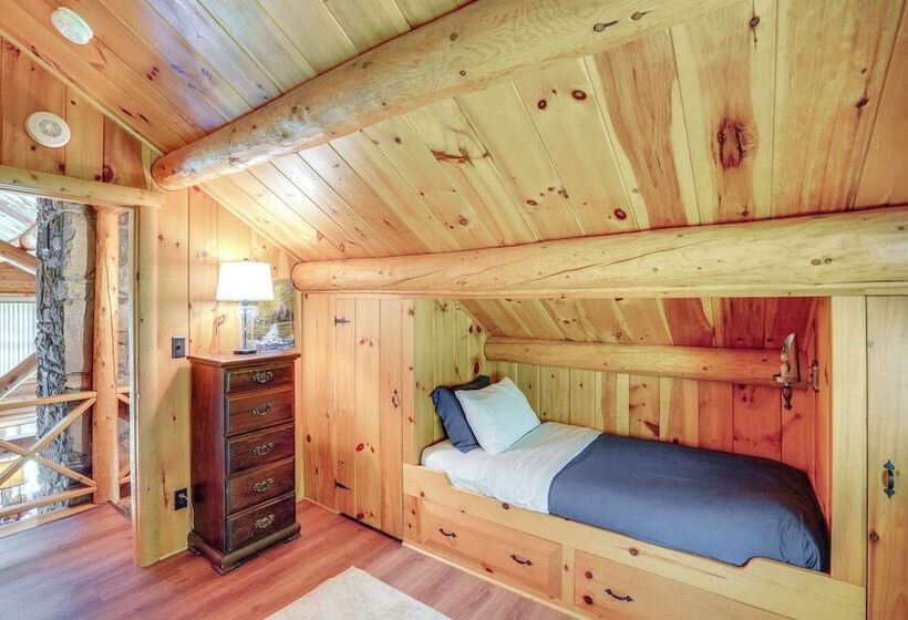 Private Hot Tub: Spacious Austerlitz Ski Cabin!
