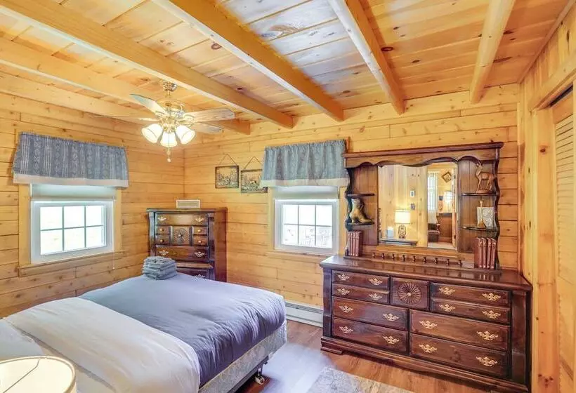 Private Hot Tub: Spacious Austerlitz Ski Cabin!