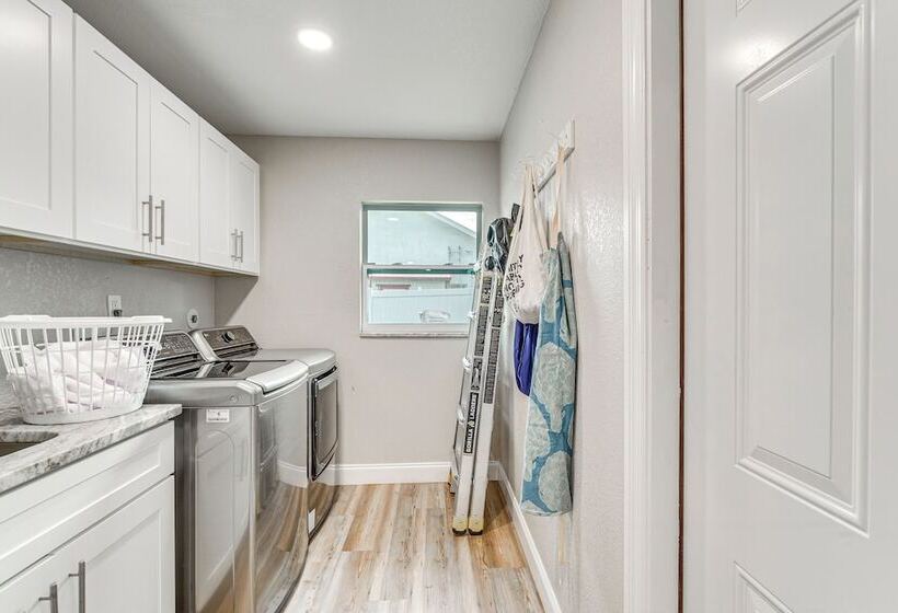 Weeki Lake Home: Heated Pool, By Disney & Kayaking