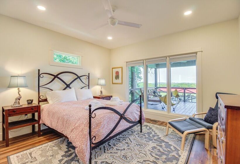 Tennessee Farmhouse Retreat W/ Wraparound Deck!