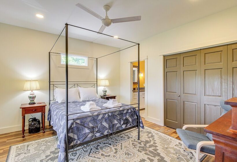 Tennessee Farmhouse Retreat W/ Wraparound Deck!