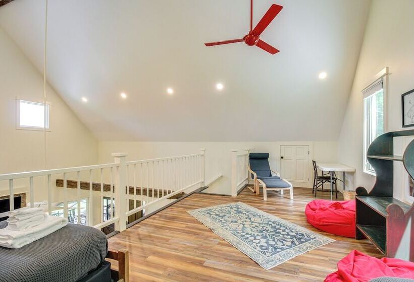 Tennessee Farmhouse Retreat W/ Wraparound Deck!