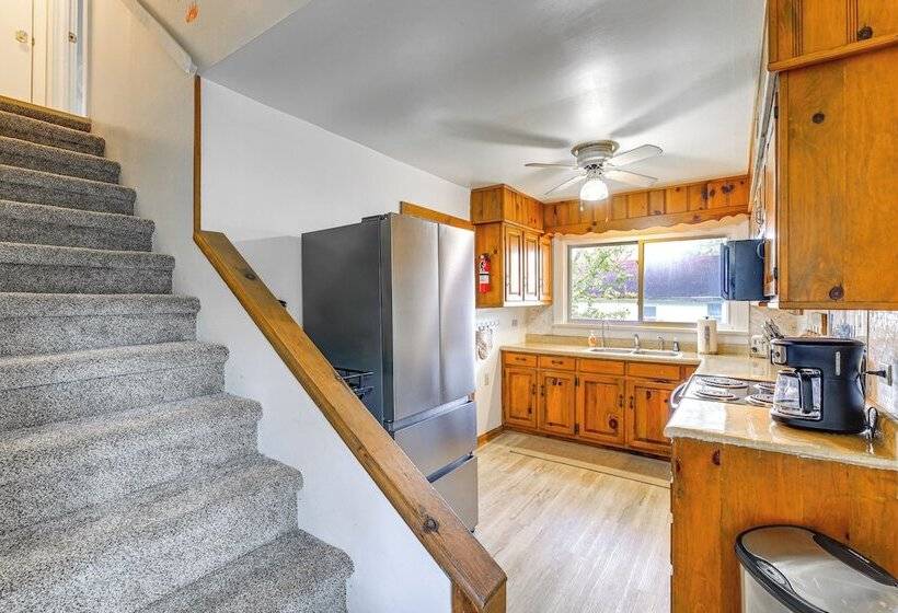 Updated Damascus Cottage On Appalachian Trail!