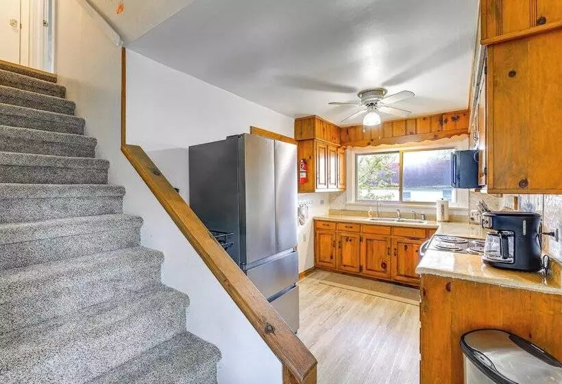 Updated Damascus Cottage On Appalachian Trail!