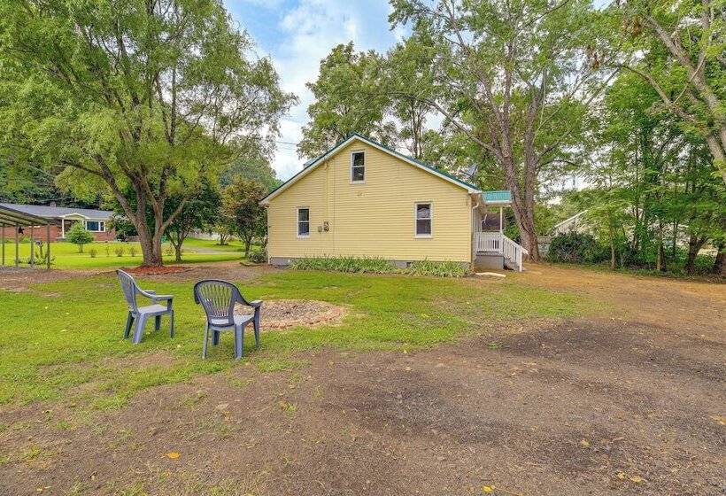 Updated Damascus Cottage On Appalachian Trail!