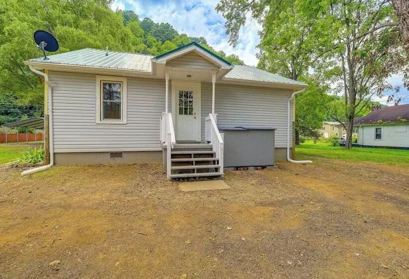 Updated Damascus Cottage On Appalachian Trail!