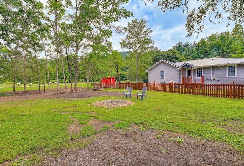 Updated Damascus Cottage On Appalachian Trail!