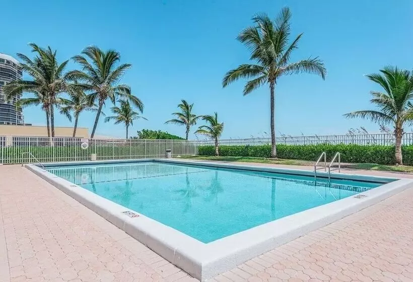 402 On Hutchinson Island