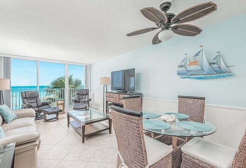 402 On Hutchinson Island