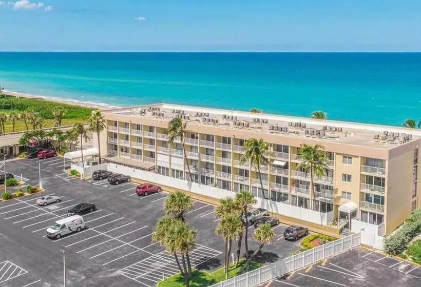 402 On Hutchinson Island