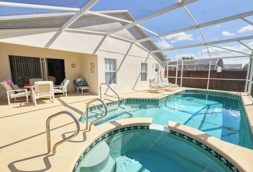 Arler House Amazing 4 Bed 3 Bath Private Pool